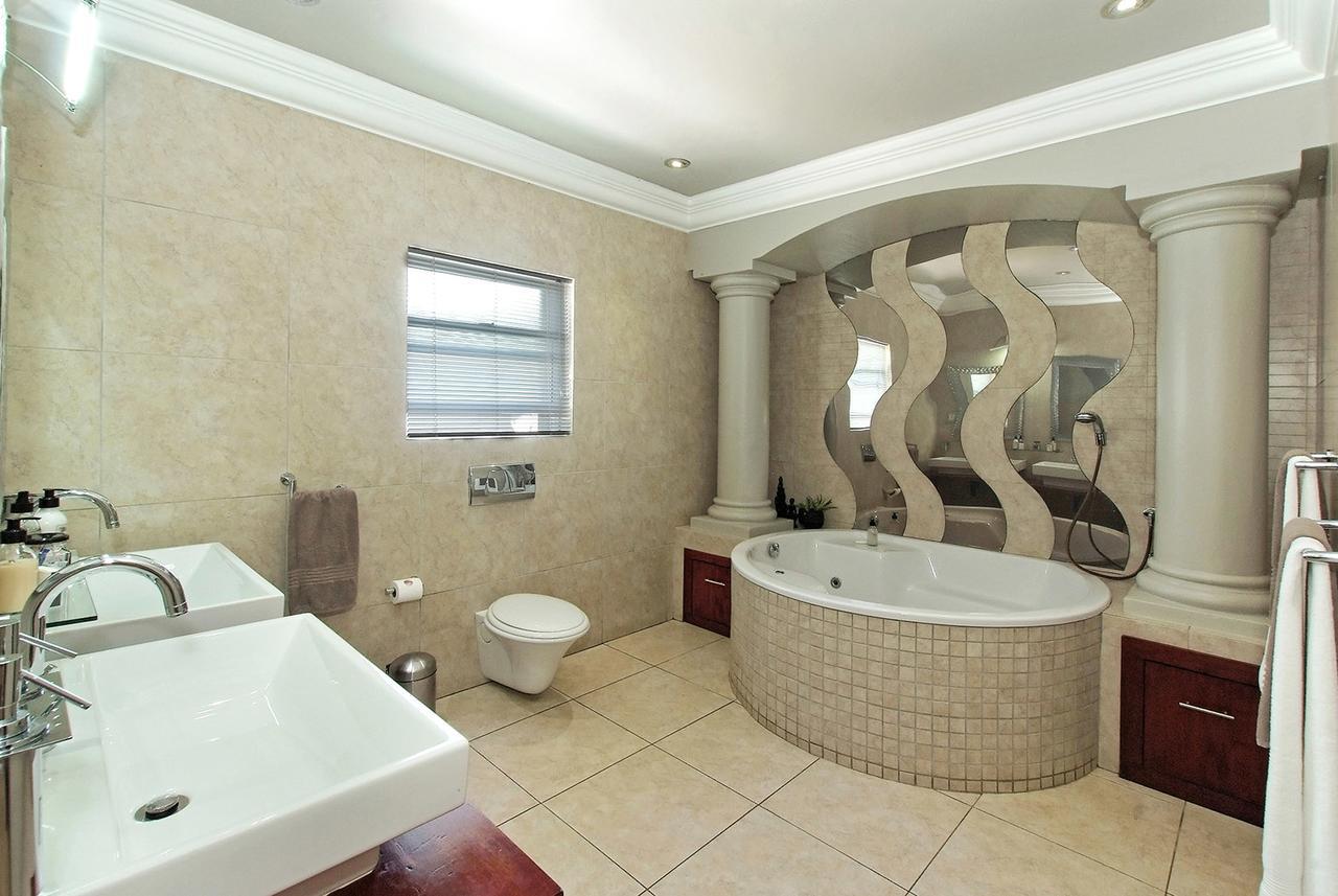 Ushaka Manor Guest House Durban Exterior foto